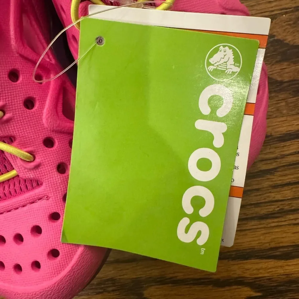NWT New CROCS Swiftwater Play Land to Water Shoes Neon Magenta Pink Purple 1